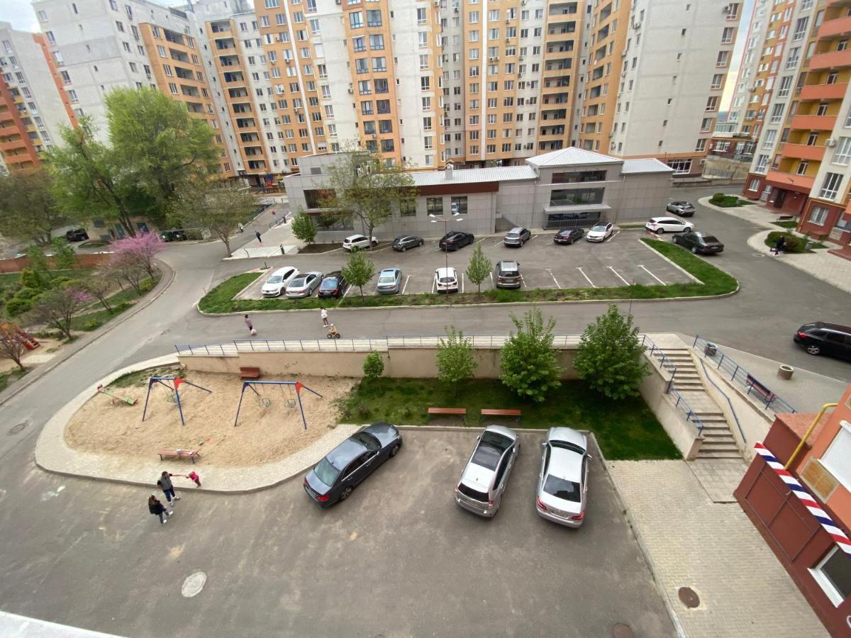 Two Bedroom Large Apartment In Chisinau Eksteriør bilde