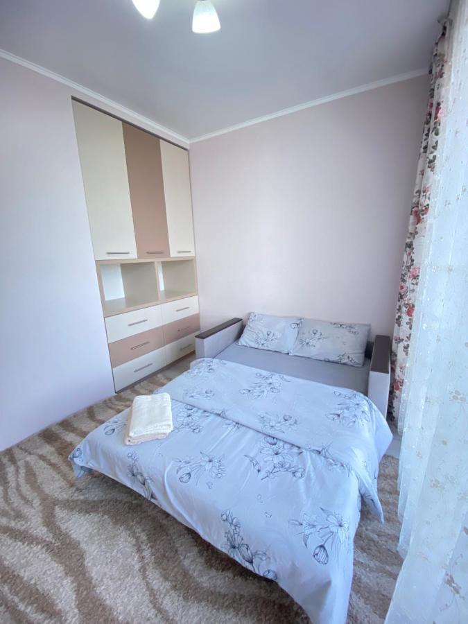 Two Bedroom Large Apartment In Chisinau Eksteriør bilde