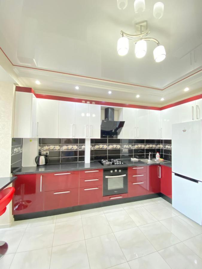 Two Bedroom Large Apartment In Chisinau Eksteriør bilde