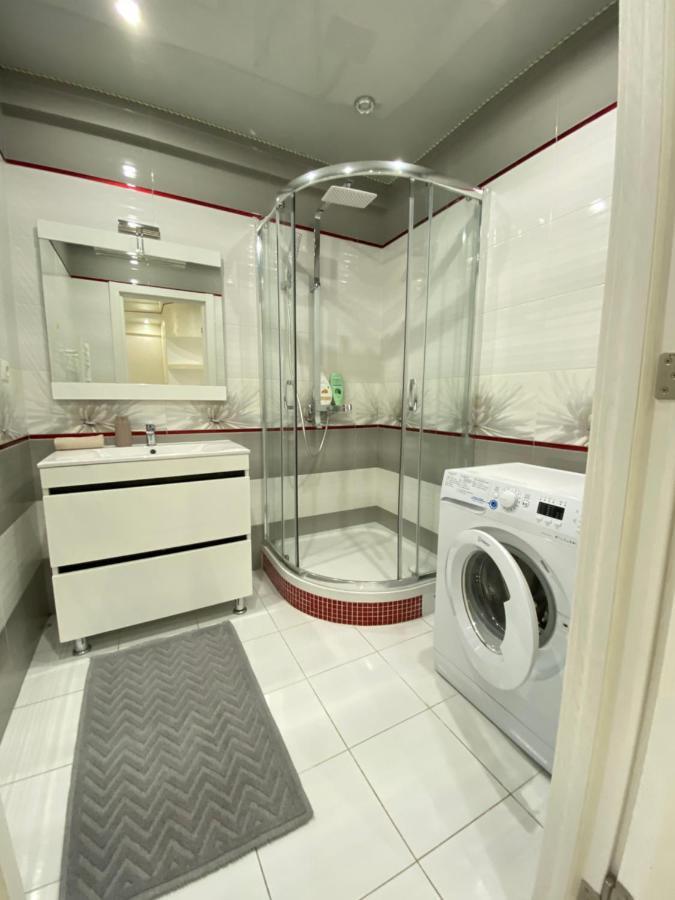 Two Bedroom Large Apartment In Chisinau Eksteriør bilde