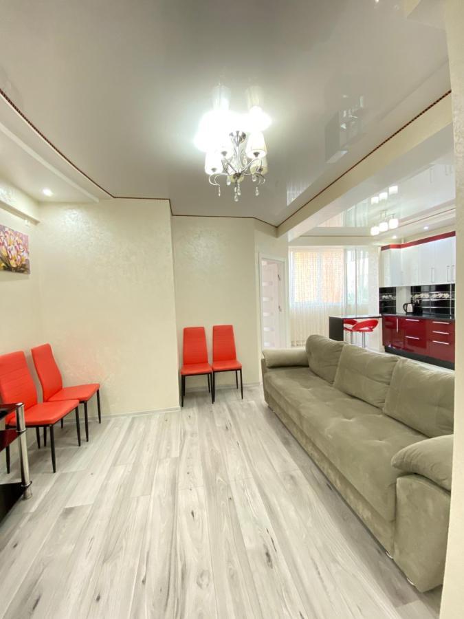 Two Bedroom Large Apartment In Chisinau Eksteriør bilde