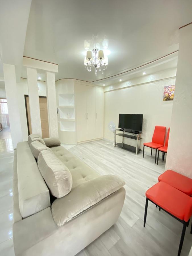 Two Bedroom Large Apartment In Chisinau Eksteriør bilde