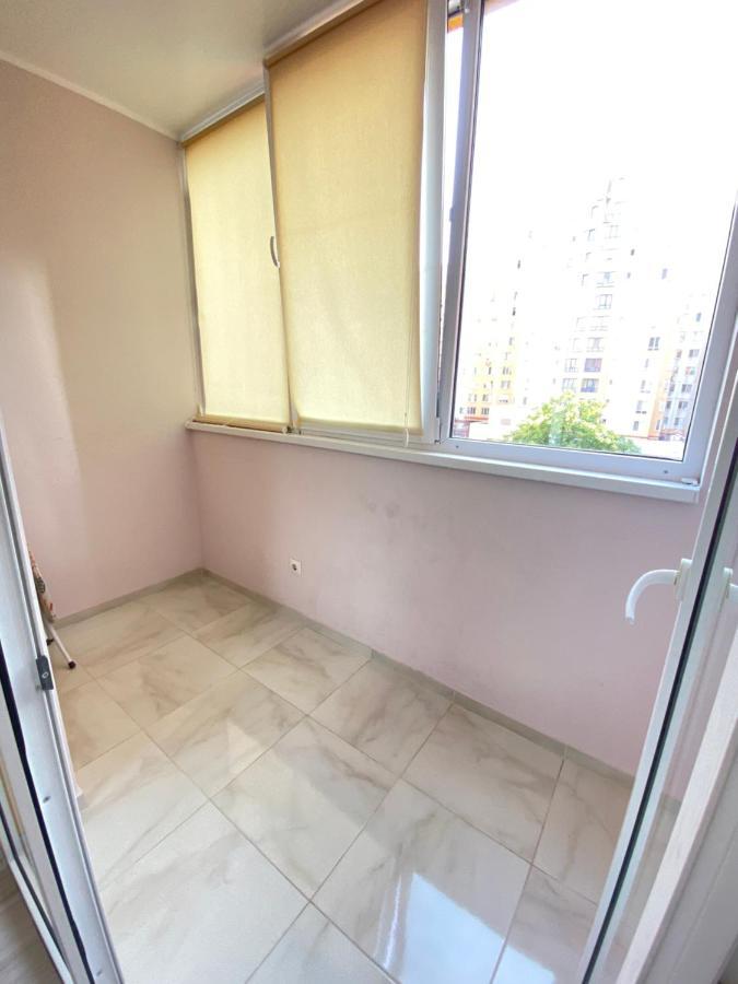 Two Bedroom Large Apartment In Chisinau Eksteriør bilde