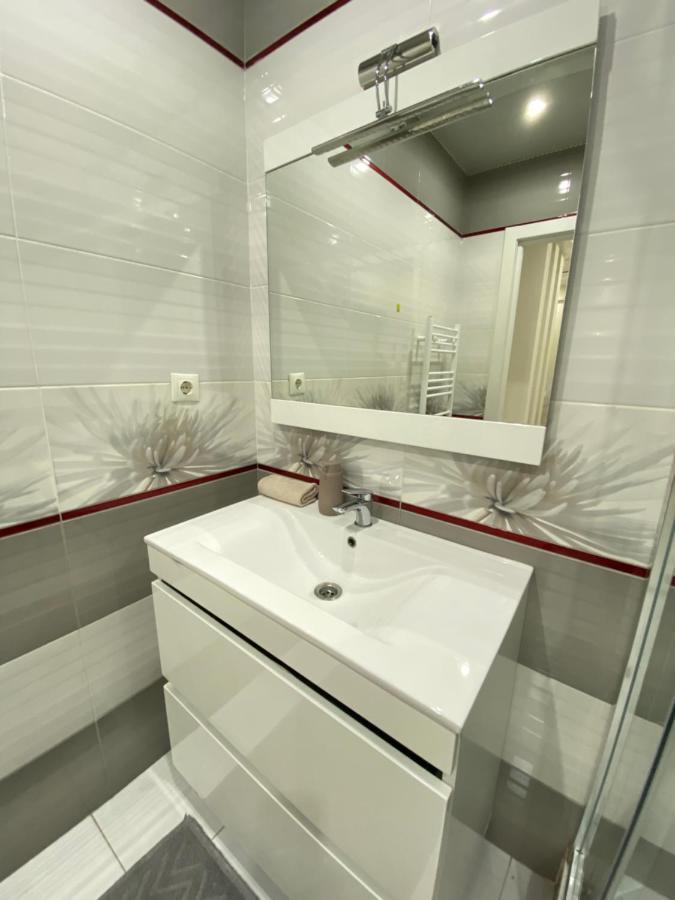 Two Bedroom Large Apartment In Chisinau Eksteriør bilde