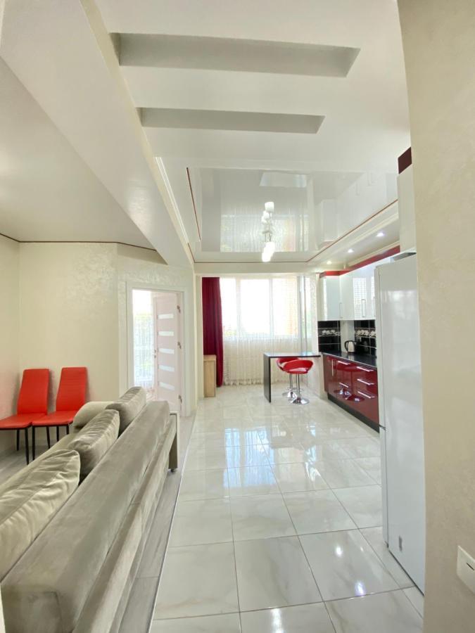 Two Bedroom Large Apartment In Chisinau Eksteriør bilde