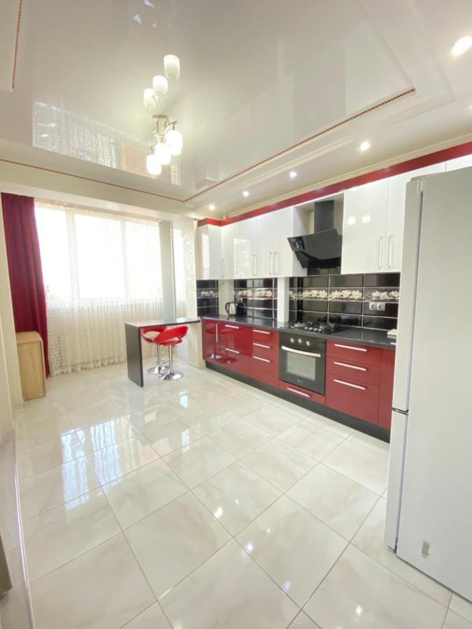 Two Bedroom Large Apartment In Chisinau Eksteriør bilde