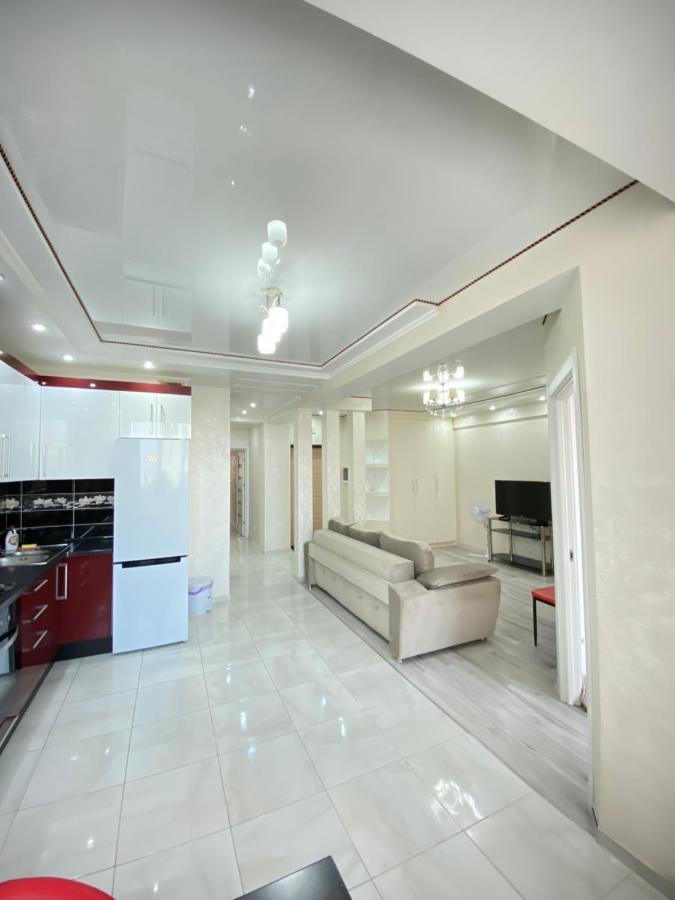 Two Bedroom Large Apartment In Chisinau Eksteriør bilde