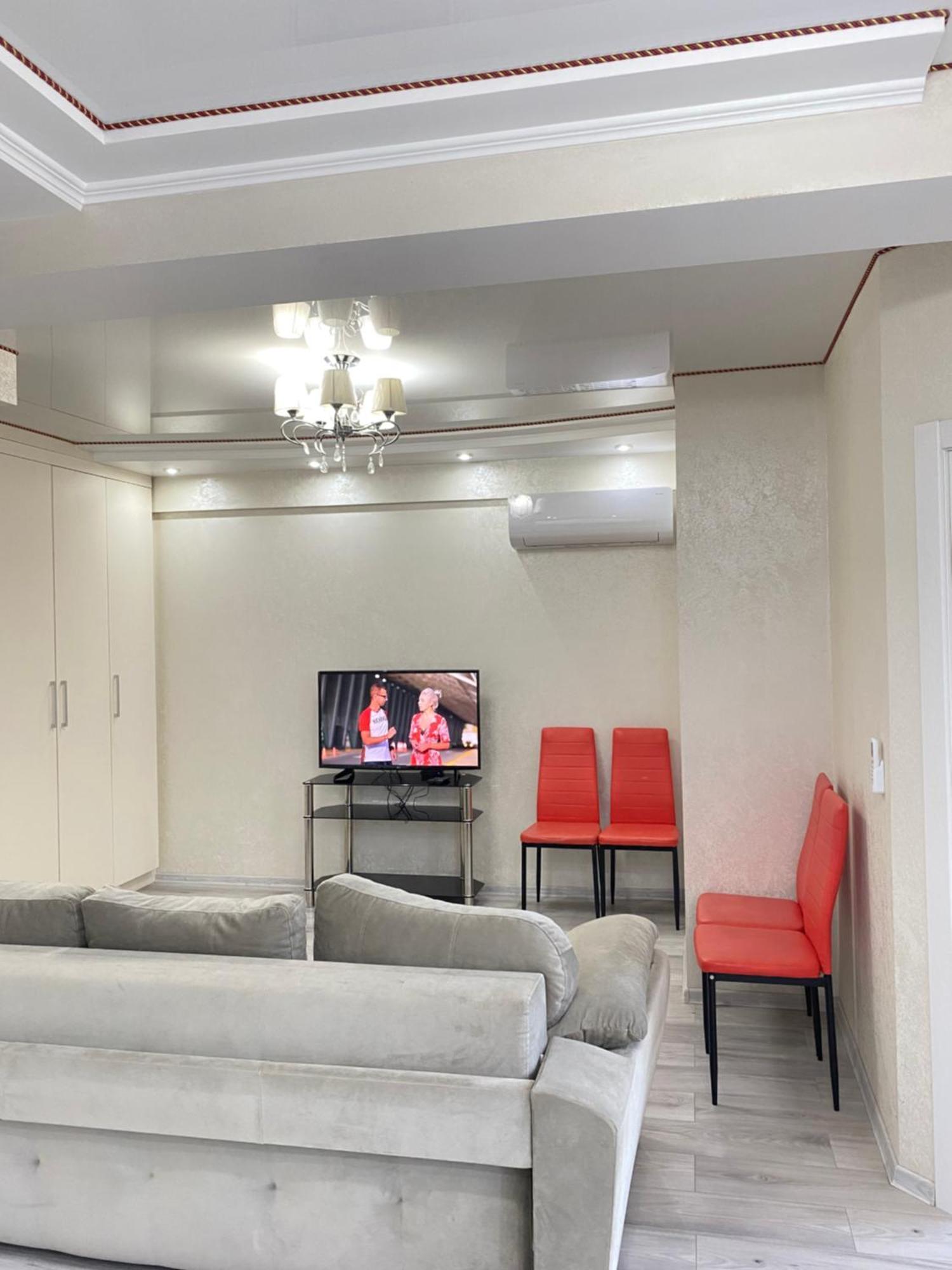 Two Bedroom Large Apartment In Chisinau Eksteriør bilde